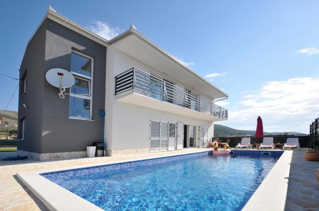Villa Carolina Trogir Exterior photo