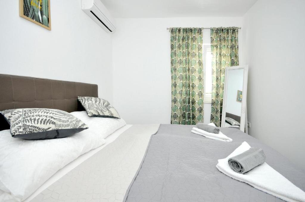 Villa Carolina Trogir Exterior photo